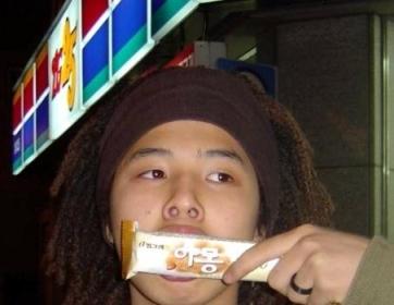 GDragon dreadlocks